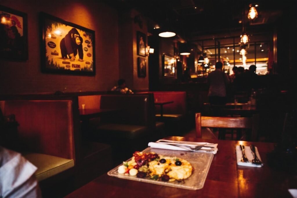 Gare au gorille menu : carte et spécialités du restaurant