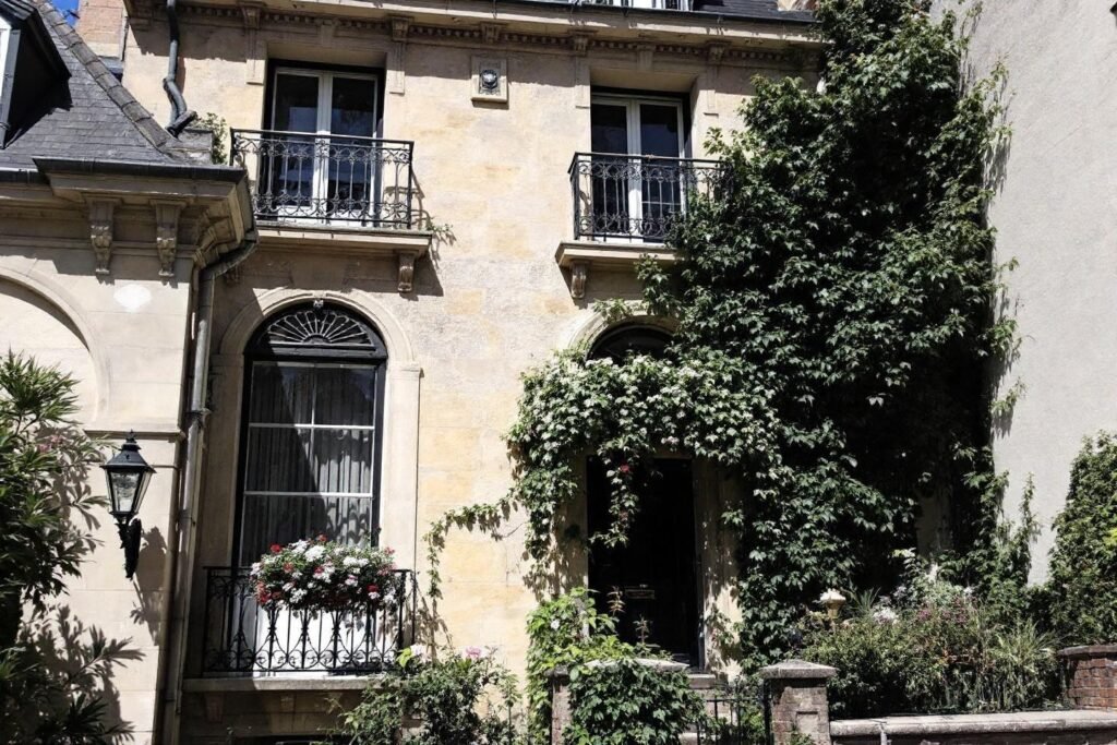 Il Cottage 1 bd Lannes 75116 Paris : adresse et informations